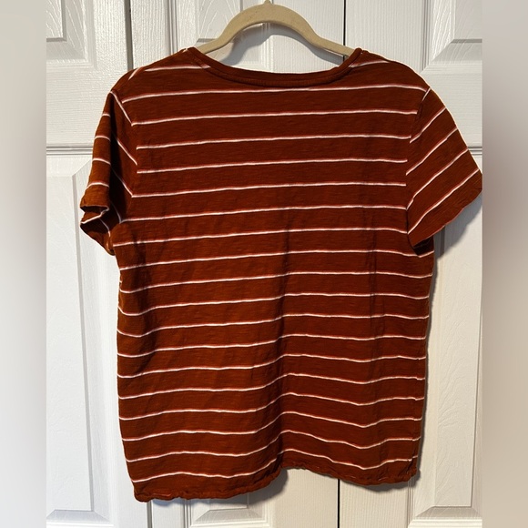 🧡 Universal Thread Striped V-Neck Tee Size L - Picture 3 of 4